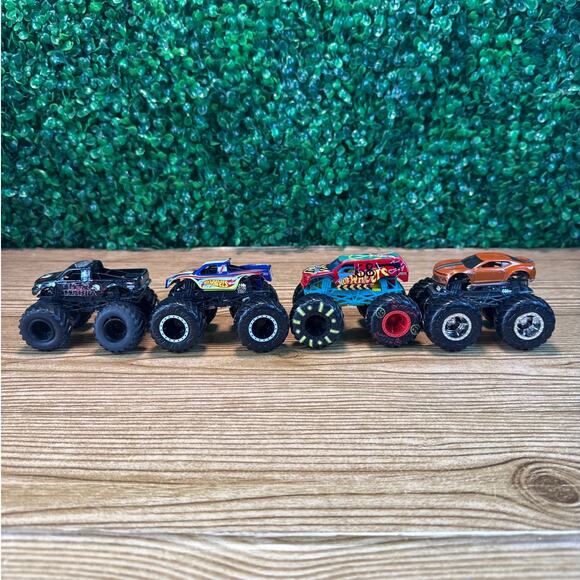 Hot Wheels Monster Truck Lot Of 5 Mattel 1:64 Hot Wheels 68 Monster Truck - Picture 1 of 12